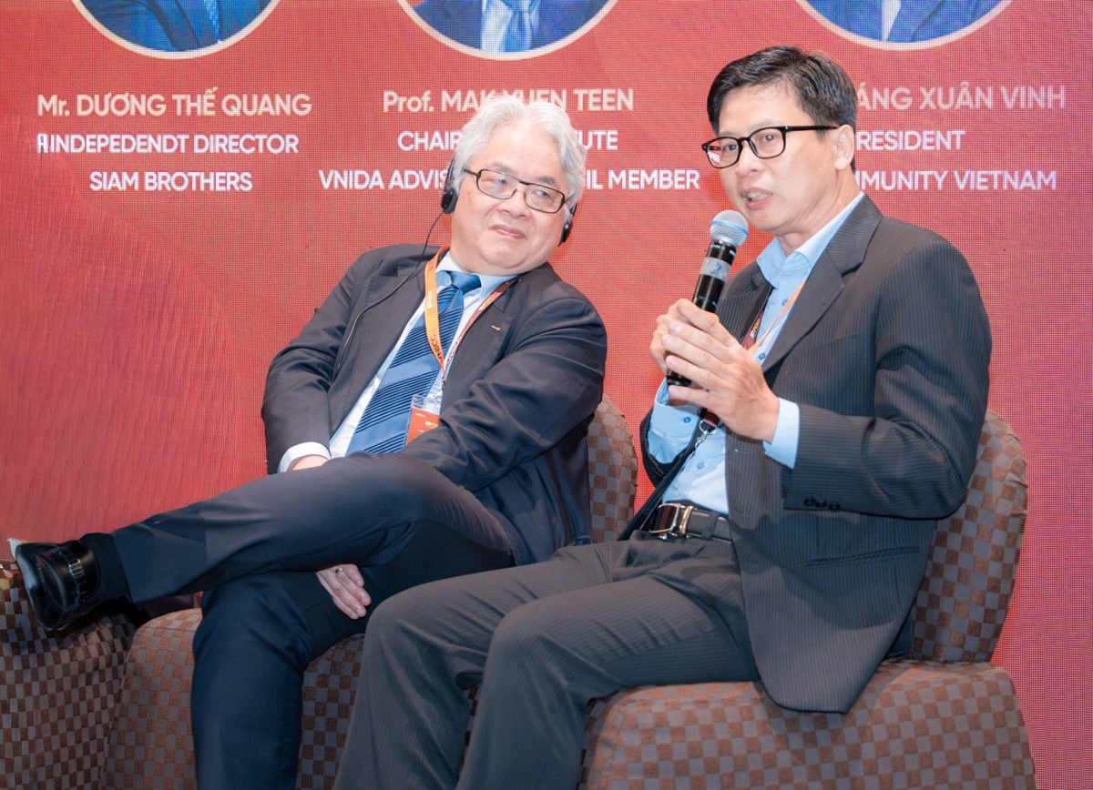 Xuân Vinh đang làm việc